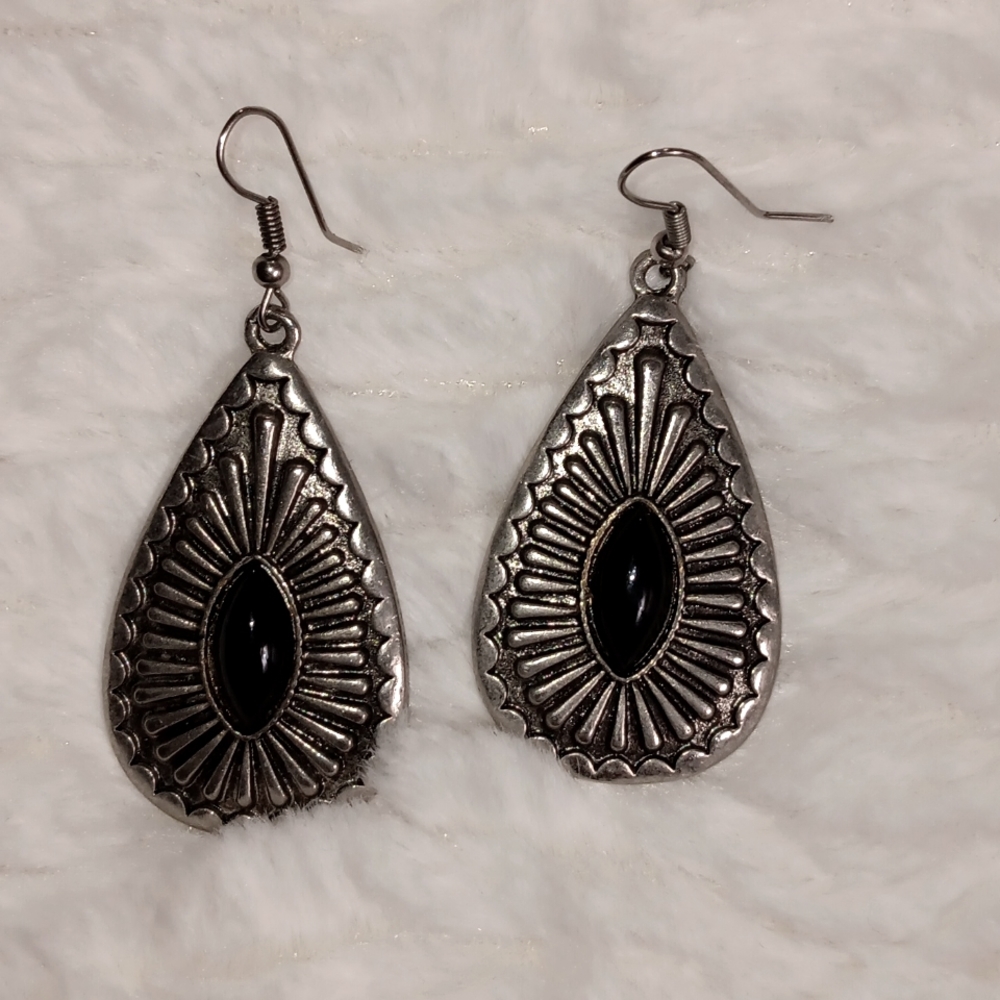 Lia Sophia earrings